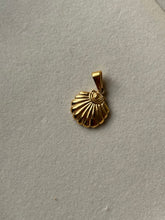 SHELL Pendant