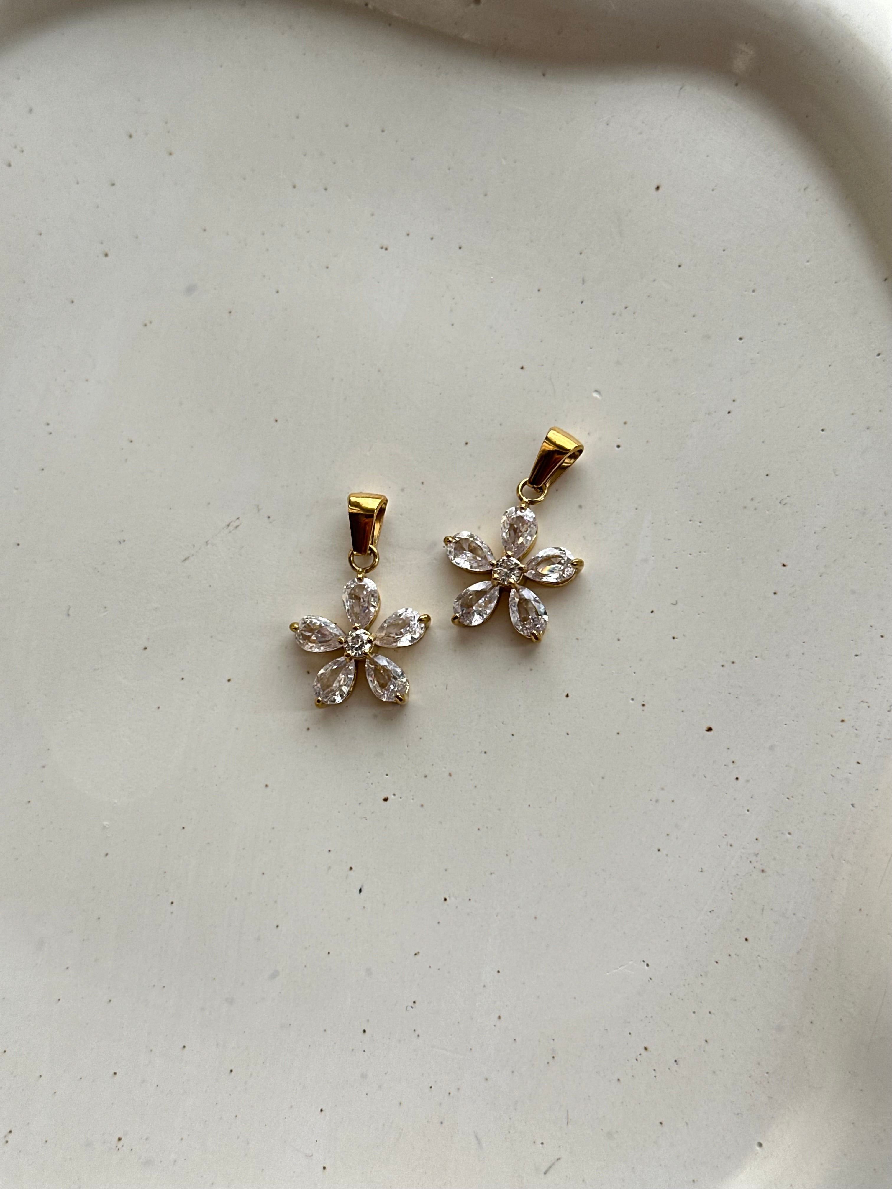 LILY Pendant