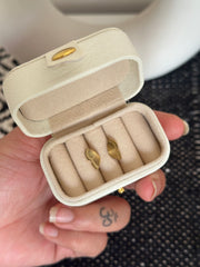 BUTTERFLY Stud
