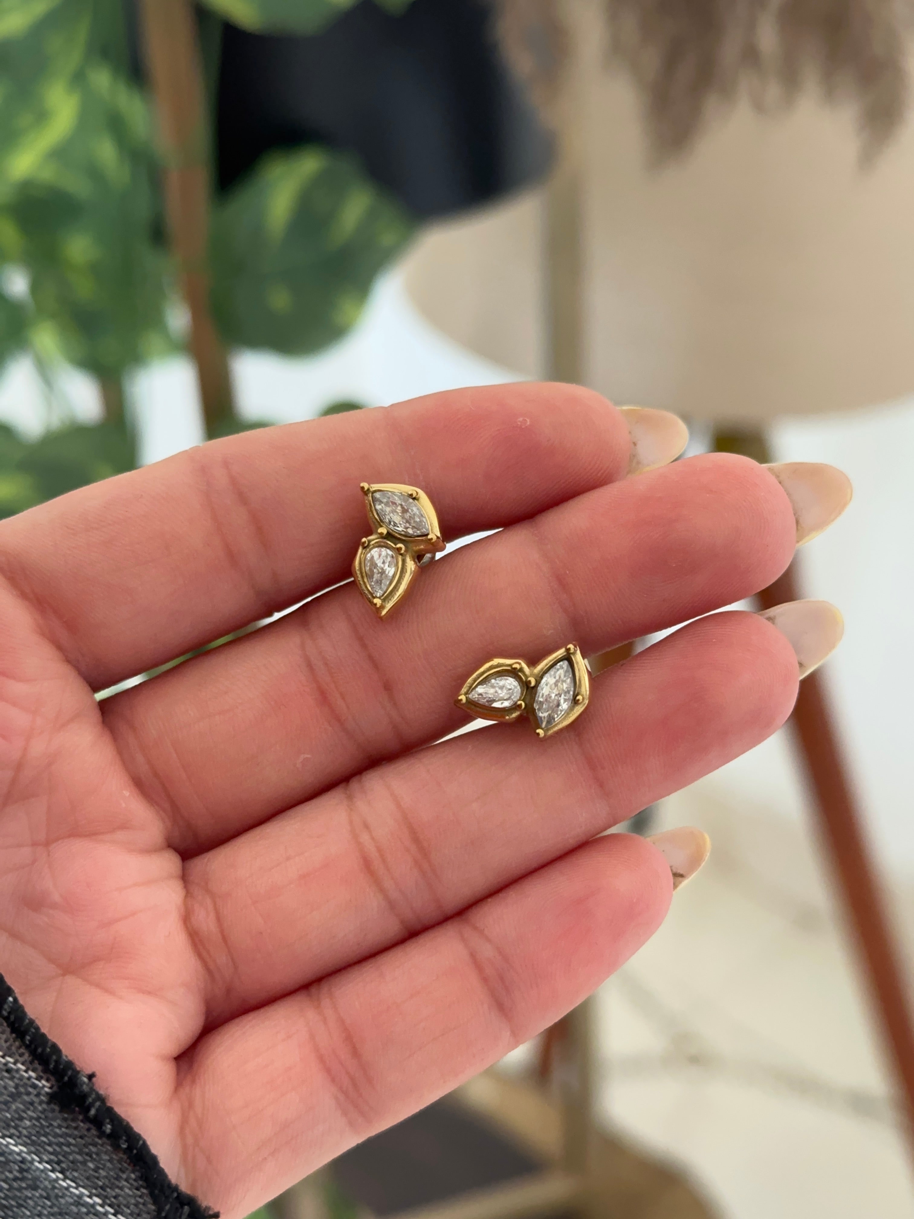 DELYSSA Earring