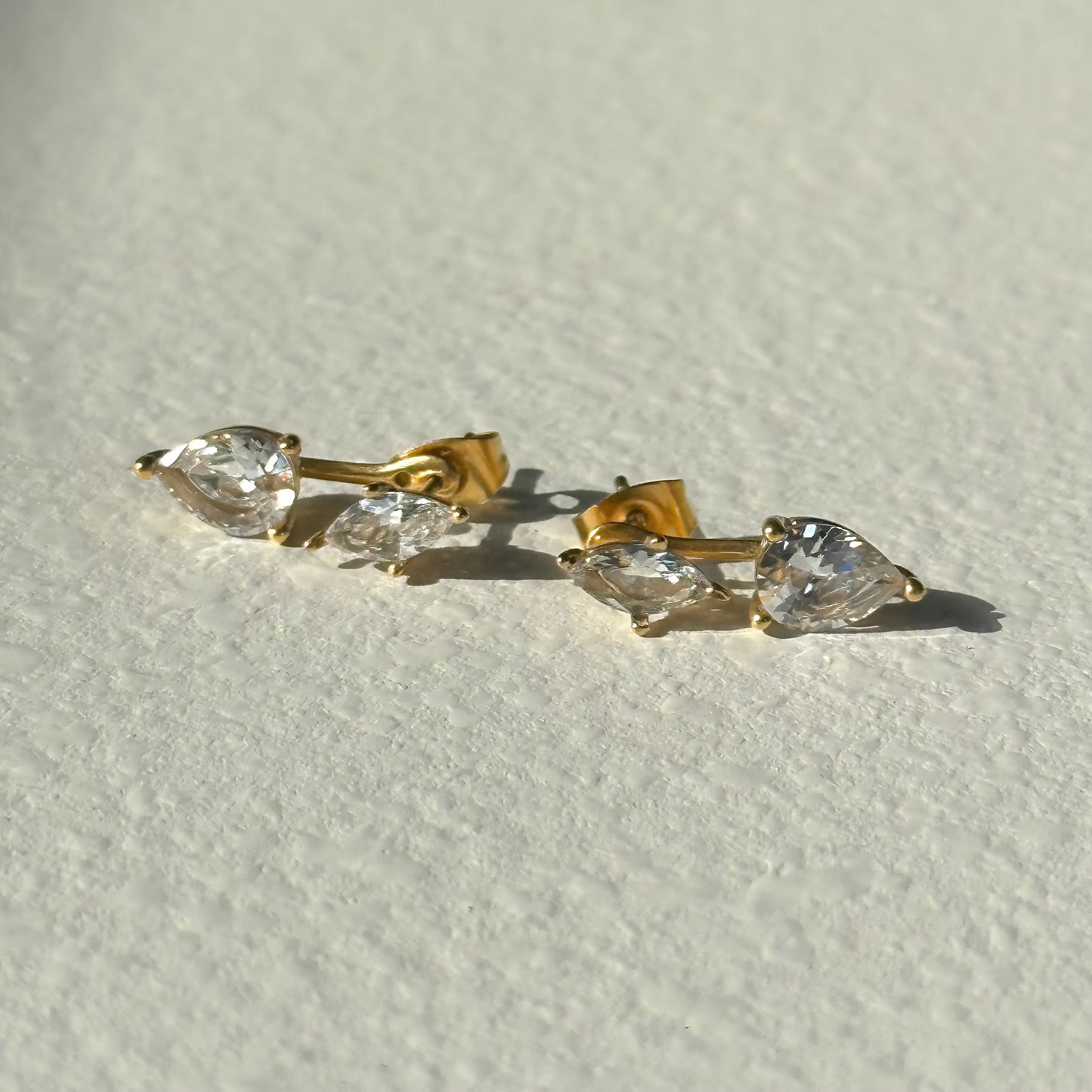 NOOMI Earring